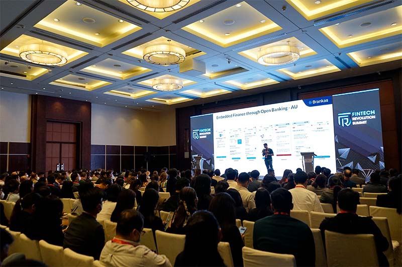 Keynote speaking at Fintech Revolution Summit