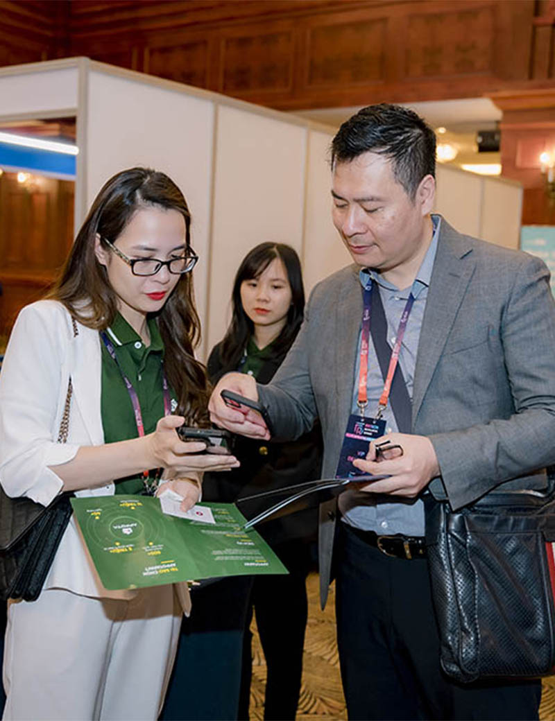 Business meeting at Fintech Revolution Summit